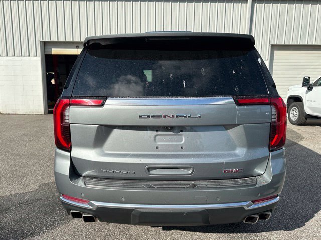 Used 2025 GMC Yukon Denali AWD/4WD image 4