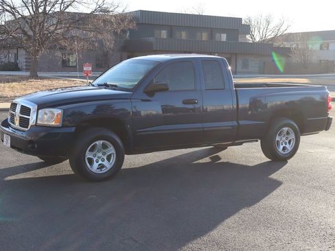 Used 2007 Dodge Dakota SLT image 10