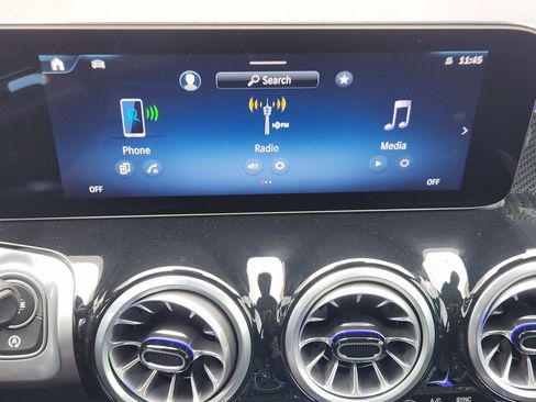 Used 2024 Mercedes-Benz GLB 250 GLB 250 image 17