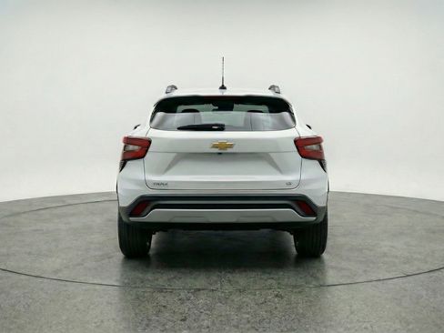 Used 2025 Chevrolet Trax LT FWD image 7