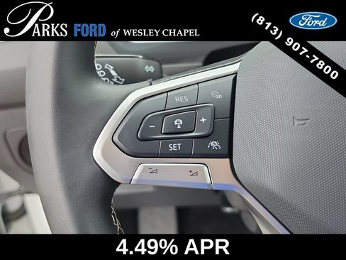 Used 2024 Volkswagen Tiguan SE w/ Panoramic Sunroof Package FWD image 30