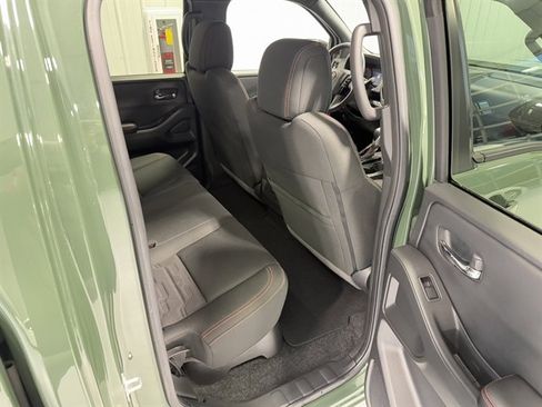Used 2025 Nissan Frontier PRO-4X image 19