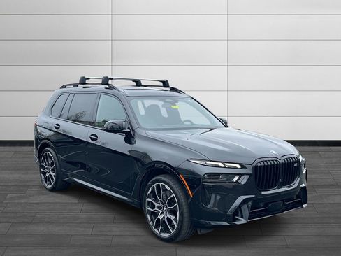 Used 2025 BMW X7 M60i w/ Executive Package image 7