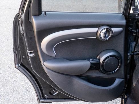 Used 2022 MINI Cooper 4-Door Hardtop image 26