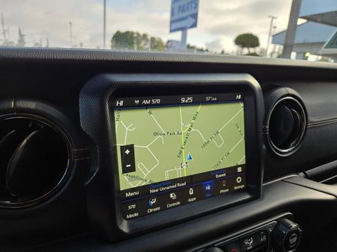 Used 2022 Jeep Wrangler Unlimited Sahara image 26