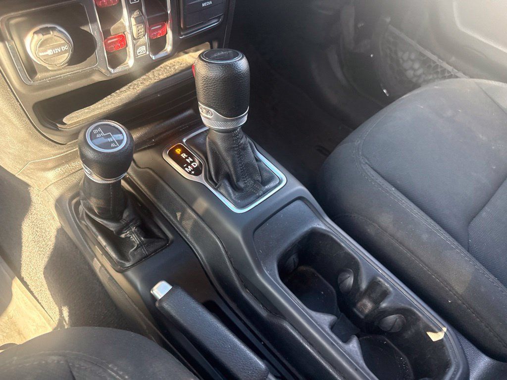 Used 2022 Jeep Gladiator Sport AWD/4WD image 22