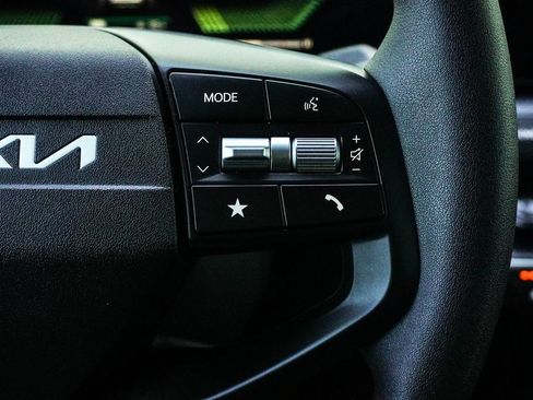 Used 2025 Kia K4 LX image 26