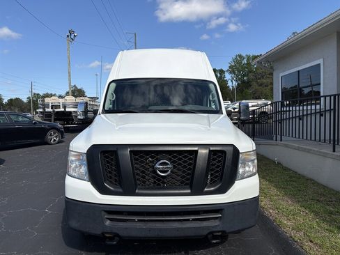 Used 2018 Nissan NV 2500 SV image 2