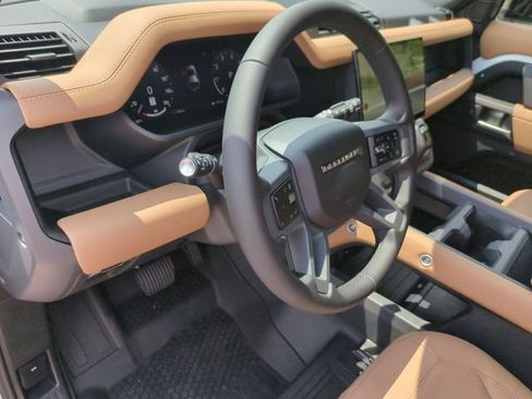 New 2026 Land Rover Defender 110 X-Dynamic SE AWD/4WD image 7