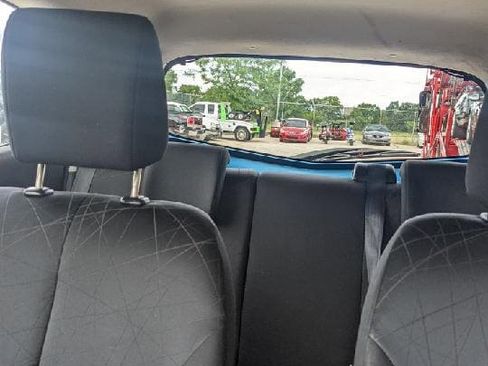 Used 2011 MAZDA MAZDA2 Sport image 3