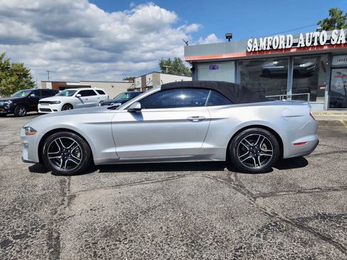 Used 2019 Ford Mustang Premium RWD image 5