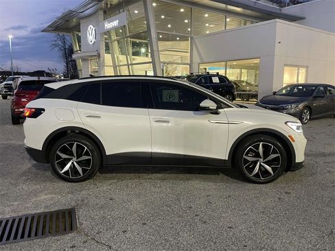 Used 2023 Volkswagen ID.4 Pro S image 2