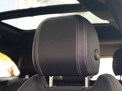 Used 2017 Jaguar F-PACE S image 10