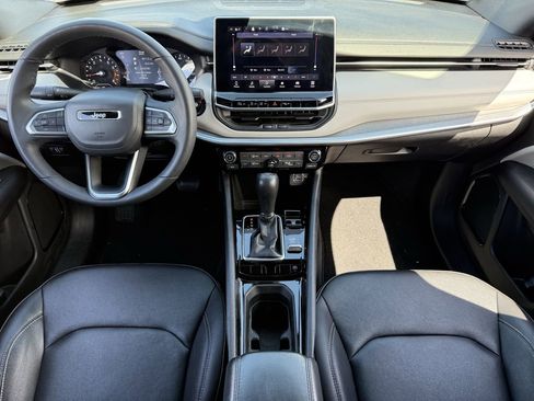 Used 2025 Jeep Compass Limited AWD/4WD image 10