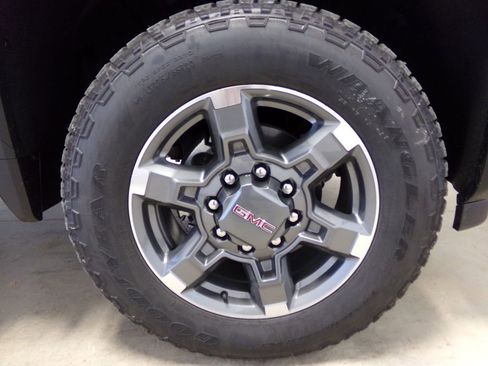 New 2026 GMC Sierra 2500 SLT w/ SLT Premium Package image 34