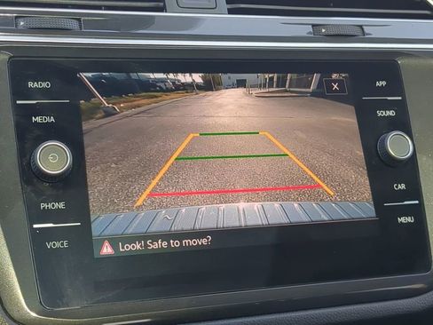 Used 2024 Volkswagen Tiguan Wolfsburg Edition image 21