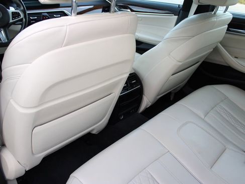 Used 2020 BMW 540i xDrive w/ Executive Package image 46