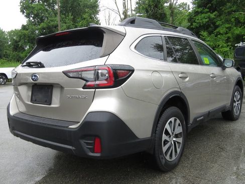 Used 2020 Subaru Outback Premium AWD/4WD image 5