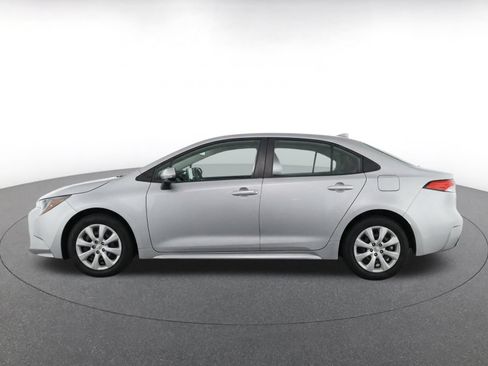 Used 2025 Toyota Corolla LE FWD image 4