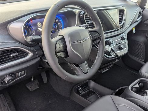 New 2026 Chrysler Pacifica Select w/ S Appearance Package FWD image 10