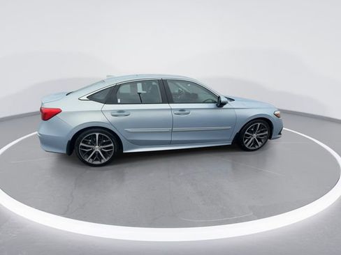 Used 2022 Honda Civic Touring image 9