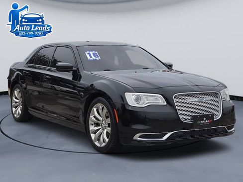 Used 2016 Chrysler 300 S RWD image 2