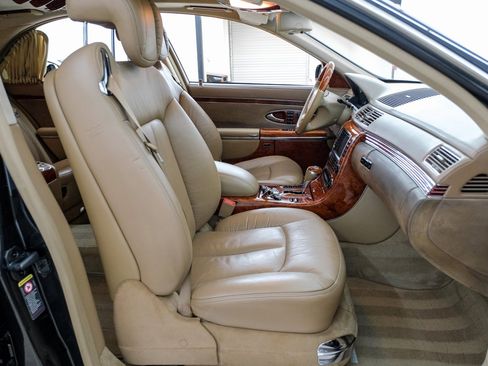 Used 2005 Maybach 57 image 32