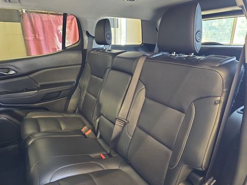 Used 2018 GMC Acadia SLT w/ LPO, Cargo Package AWD/4WD image 16
