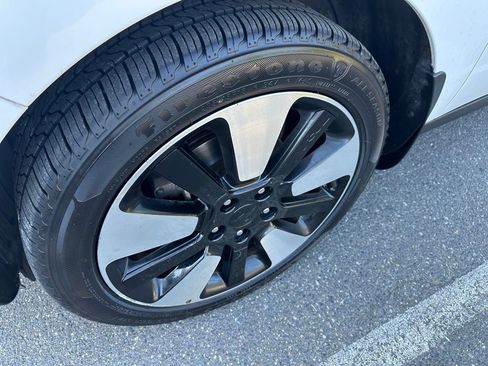 Used 2016 Kia Soul + w/ Designer's Package FWD image 19