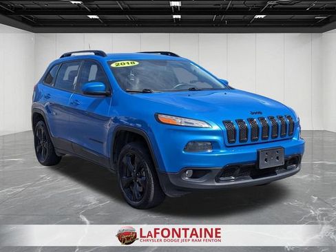 Used 2018 Jeep Cherokee Limited w/ Luxury Group FWD image 7