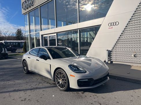 Used 2023 Porsche Panamera 4 Platinum Edition image 7