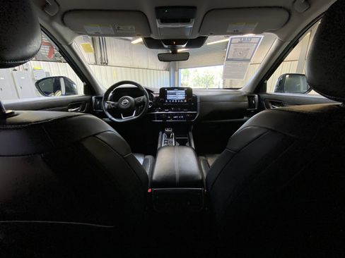 Used 2024 Nissan Pathfinder SL image 19