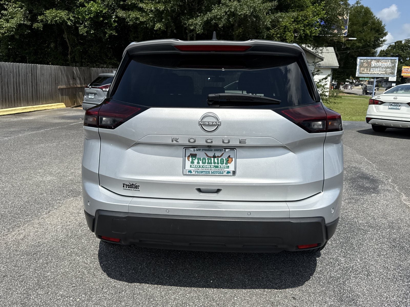 Used 2025 Nissan Rogue S FWD image 4