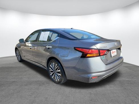 Used 2024 Nissan Altima 2.5 SV image 24
