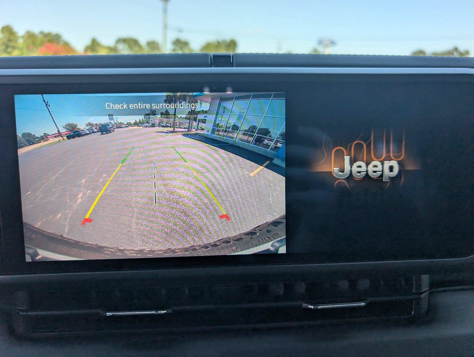 Used 2025 Jeep Wrangler Unlimited Rubicon AWD/4WD image 18