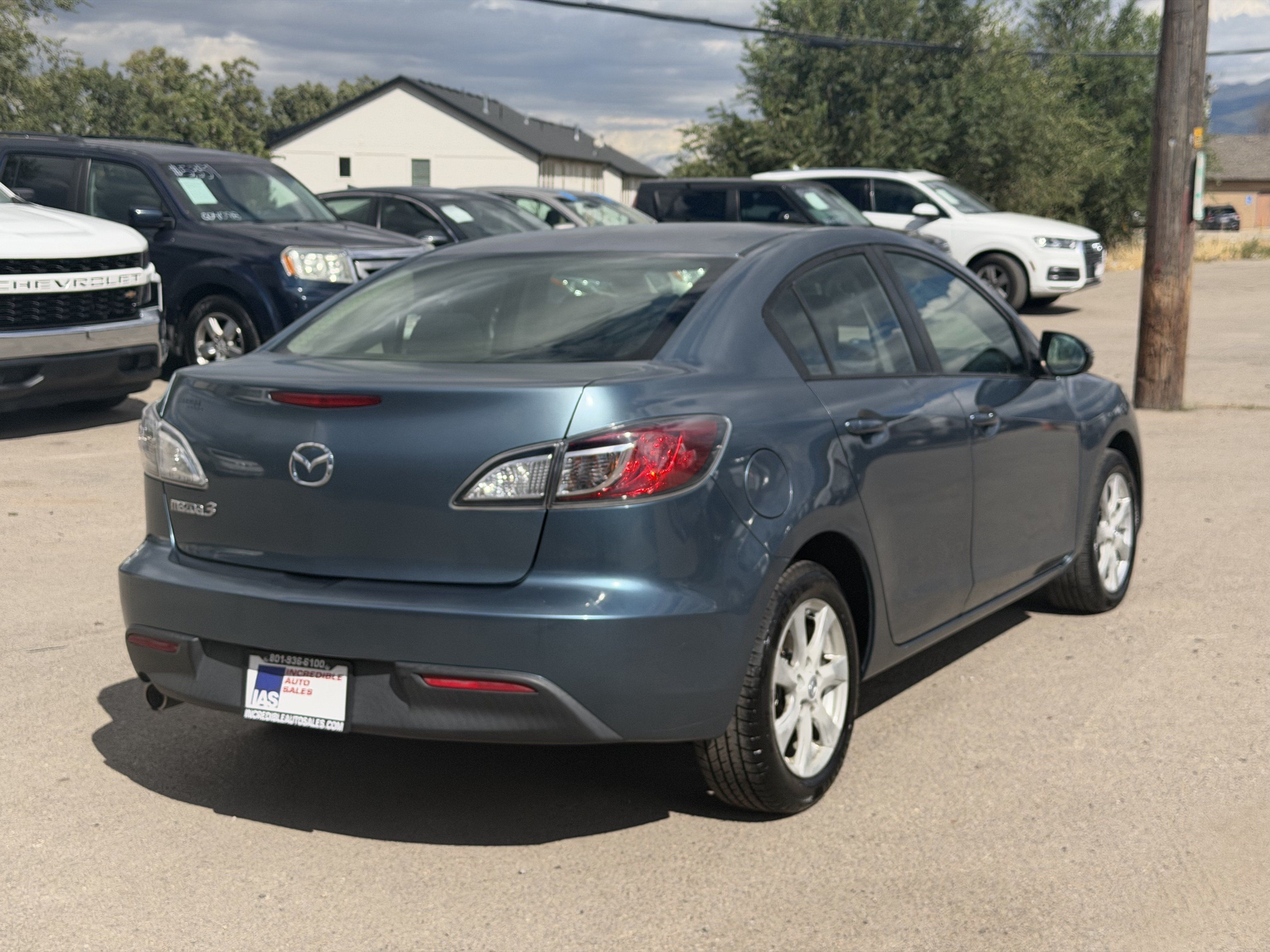 Used 2011 MAZDA MAZDA3 i Touring FWD image 6