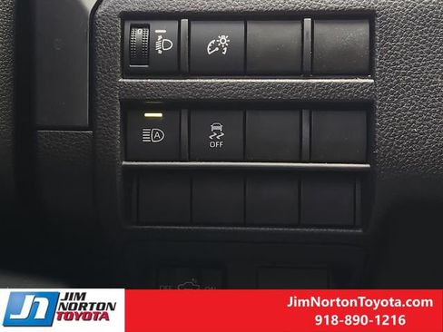 Used 2025 Toyota Tacoma SR AWD/4WD image 22