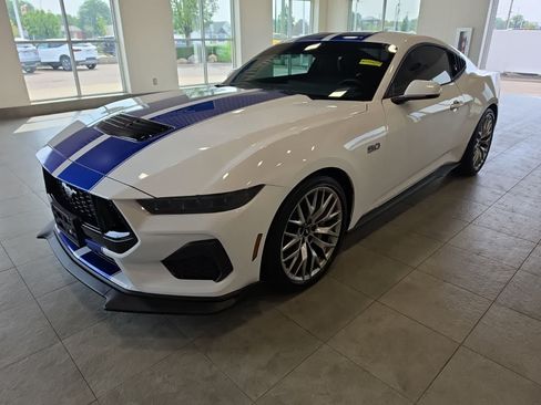 Used 2025 Ford Mustang GT Premium RWD image 1
