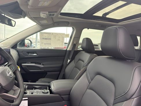 New 2026 Nissan Pathfinder SL image 26