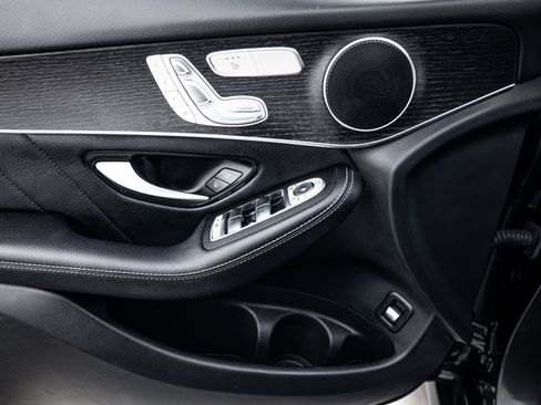 Used 2022 Mercedes-Benz GLC 300 4MATIC image 14