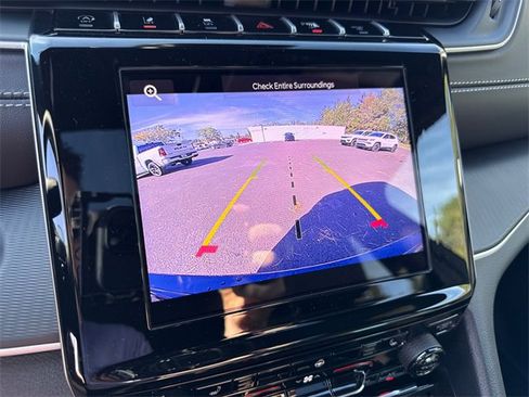 New 2025 Jeep Grand Cherokee Altitude image 3