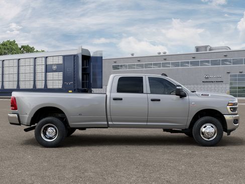 New 2026 RAM 3500 Tradesman AWD/4WD image 12