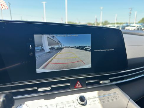 Used 2025 Hyundai Elantra Limited FWD image 20
