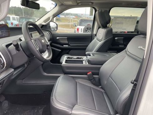 New 2026 Ford Expedition Platinum w/ Driver's Package image 8