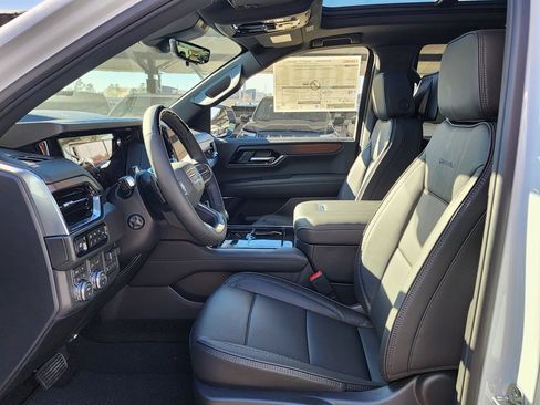 New 2026 GMC Yukon Denali w/ Denali Reserve Package image 15