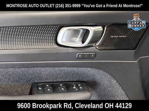 Used 2022 Volvo XC40 T5 R-Design w/ Climate Package image 13