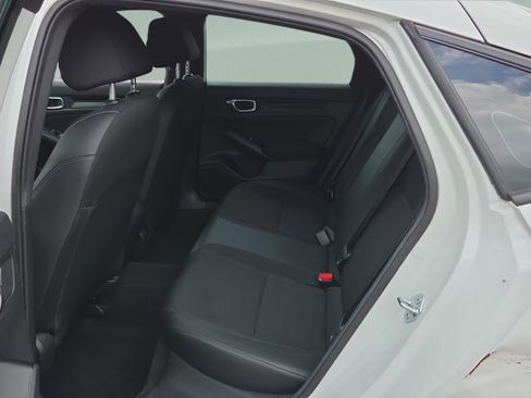 Used 2023 Honda Civic Sport image 8