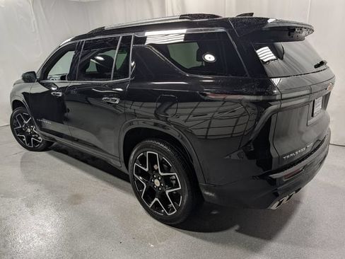 Used 2025 Chevrolet Traverse High Country w/ LPO, Floor Liner Package AWD/4WD image 6