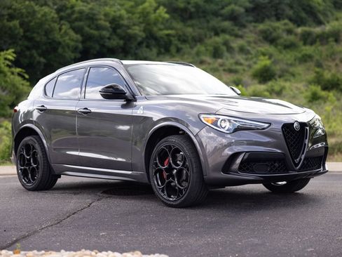 Used 2023 Alfa Romeo Stelvio Quadrifoglio w/ Active Assist Plus Package AWD/4WD image 9