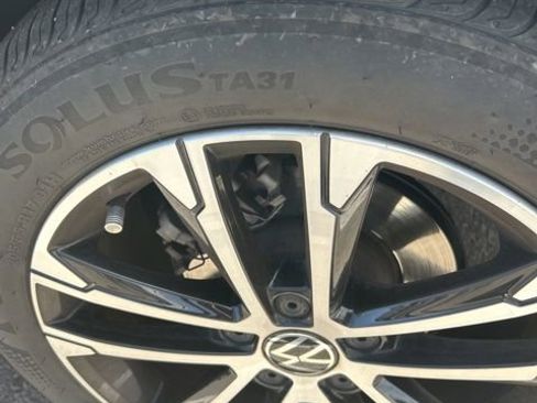 Used 2023 Volkswagen Jetta Sport image 6